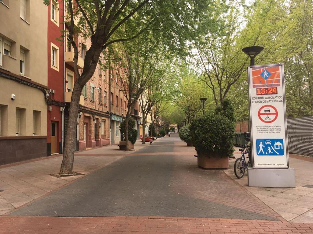 לוגרוניו A 5 Minutos Estac Tren Centrico Y Estiloso Vivienda De Uso Turistico מראה חיצוני תמונה